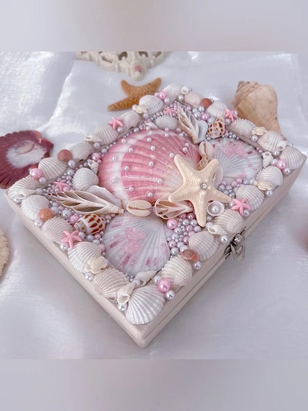 Handmade Seashell Pearl Embellished Jewelry Box - Pink
